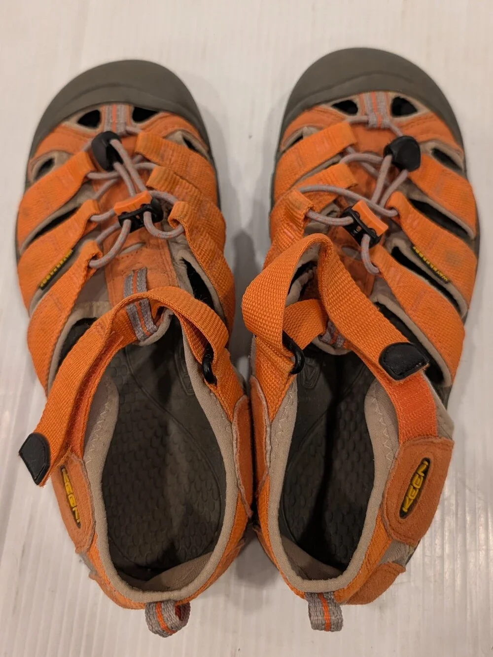 KEEN Newport Big Kids Closed Toe Orange Outdoor Sandals Water Shoes Size 5 Youth